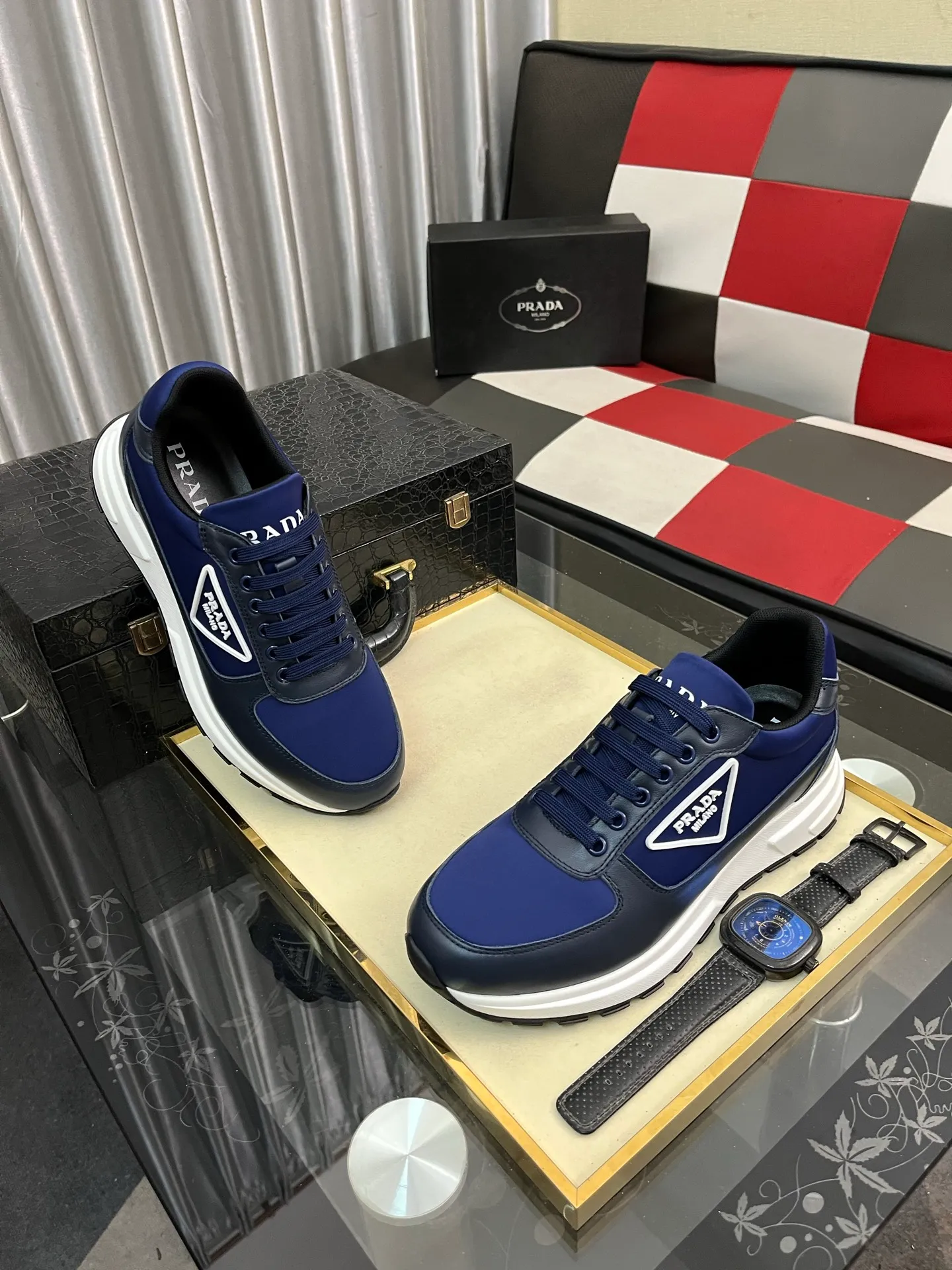 Men's shoes 💰420⌚️⌚️Prada•PRADA original quality.~ Unique modern style sneakers. 🏃A must-have casual shoe for trendy men😍😍 Original brand imported from Italy, imported original leather, sheep lining (refuses to discolor and grind feet) Sole: Original sole provided by the original factory, French lazy style design ⚠️Fit to the feet, original quality, super comfortable original sole. It’s like shooting the real thing🎬The real thing is better, high-quality sneakers Size: 38-444️⃣Colors available